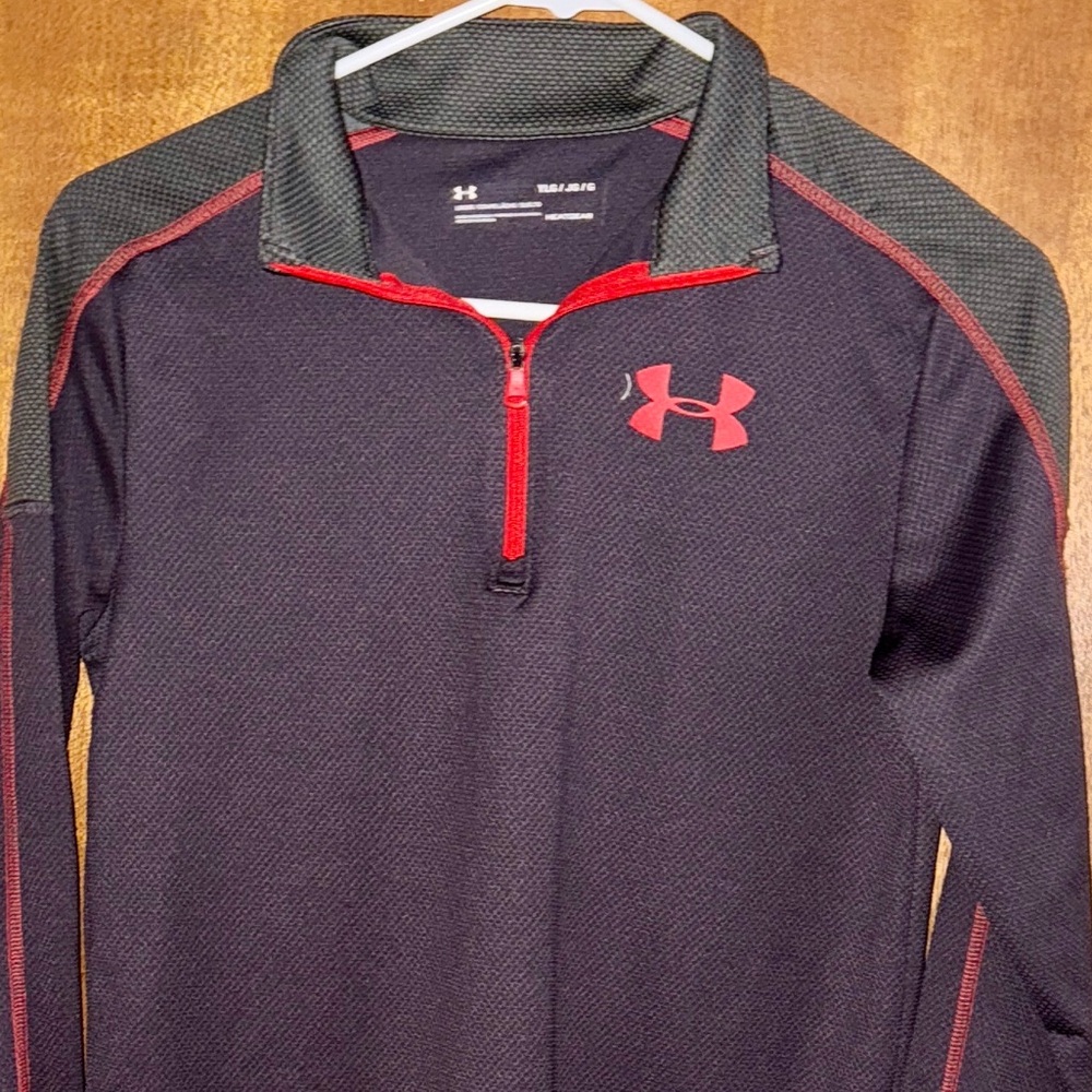 Under Armour Black and Red HeatGear Pullover Youth Large